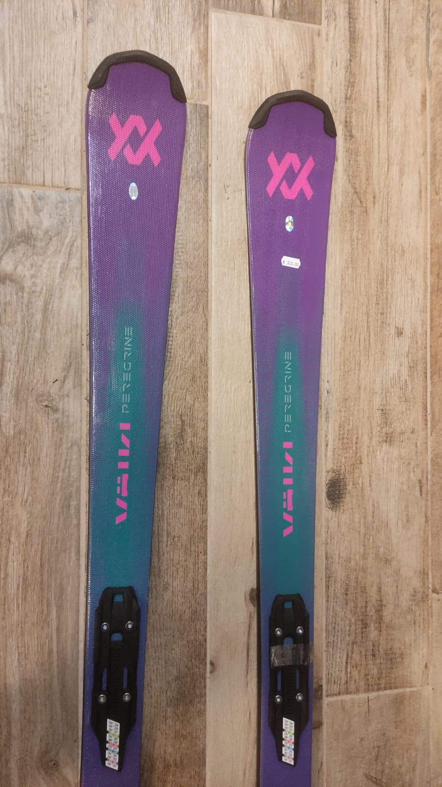 Sci Carve All Mountain Junior VOLKL PEREGRINE JR PRO+ VMOTION 7 150 Cm. Esposizione 2027